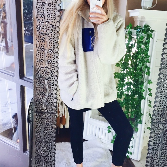 Jackets & Blazers - Chunky Fleece Jacket Zip Up w/ Purple Pocket B38